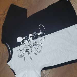 DISNEY Mickey Mouse tshirt.      #3883